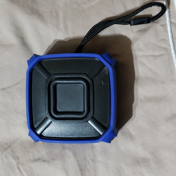 I home Bluetooth speaker - Picture 3 of 6